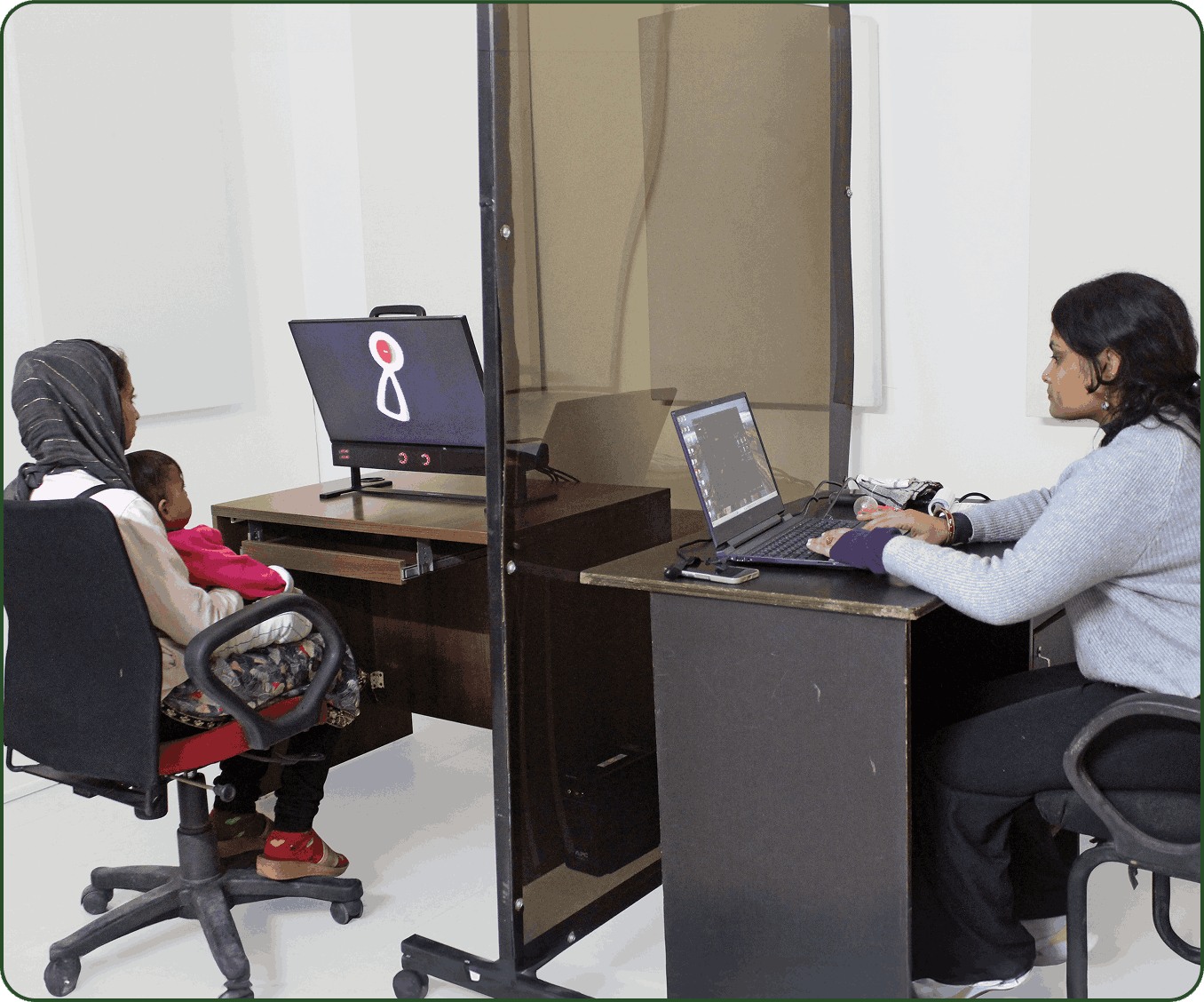 Image of the Child Cognition Lab with research equipment